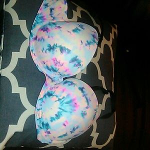 Pink Victoria secret bra never worn